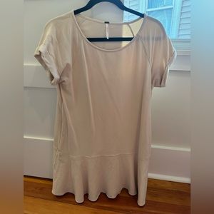 Three people light brown dress. Perfect for layering. size extra small.
